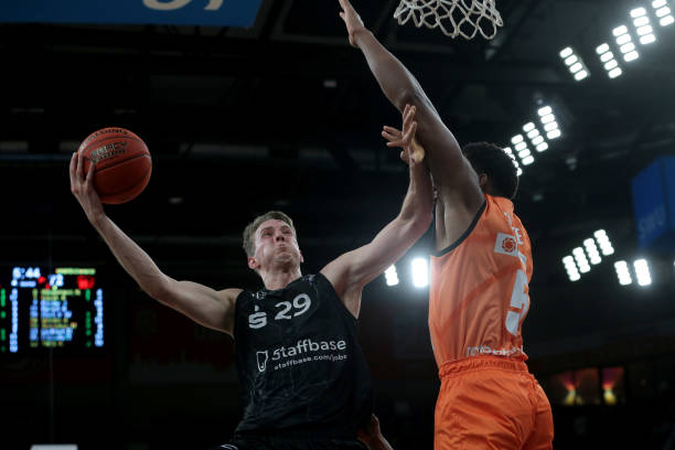 加强了传控 加强了传控